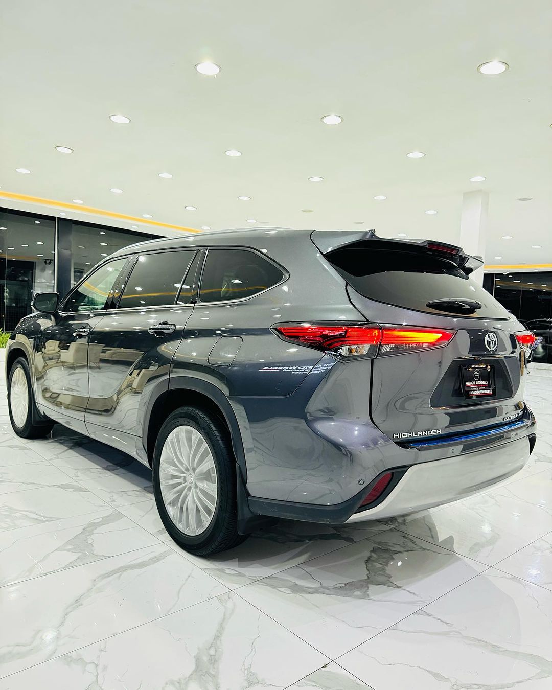 2023 Toyota Highlander Platinum