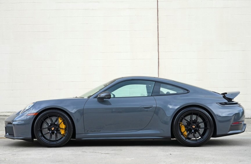 2025 Porsche 911 Carrera 4 GTS