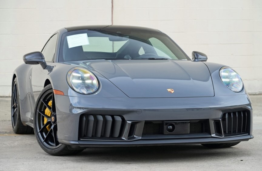 2025 Porsche 911 Carrera 4 GTS