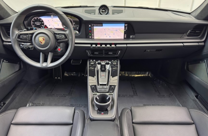 2025 Porsche 911 Carrera 4 GTS
