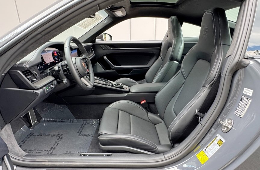 2025 Porsche 911 Carrera 4 GTS