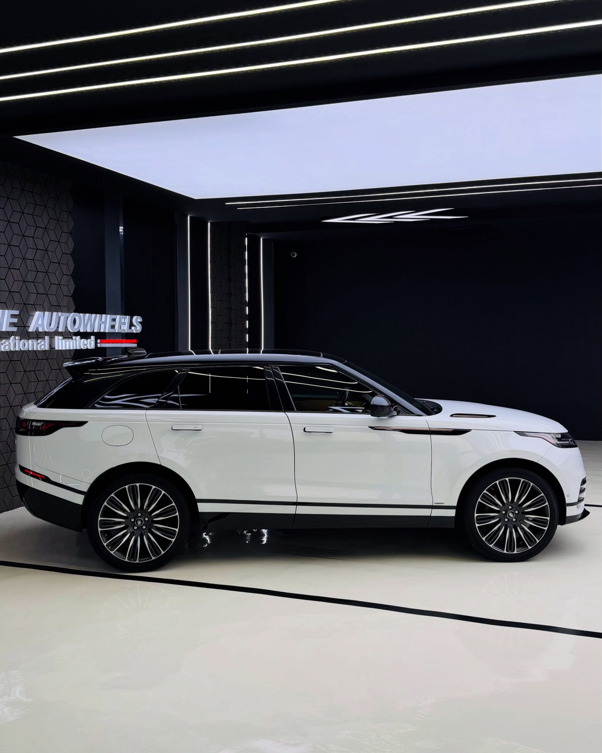 2018 Land Rover Range Rover Velar P380 R-Dynamic