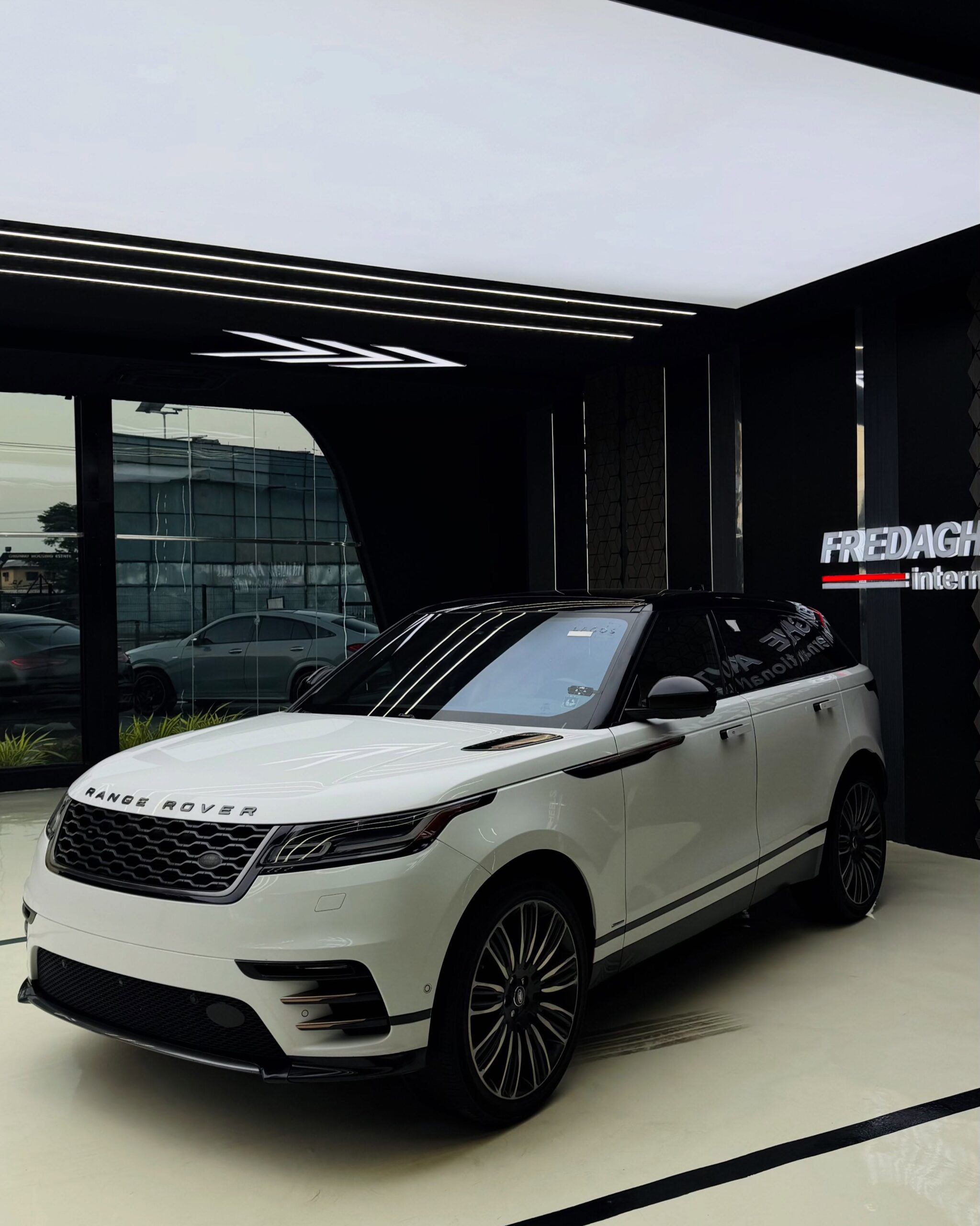 2018 Land Rover Range Rover Velar P380 R-Dynamic