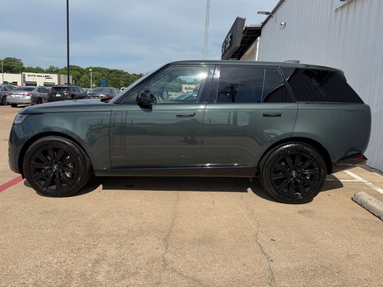 2023 Land Rover Range Rover P530 SE