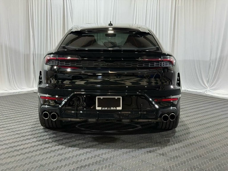 2025 Lamborghini Urus SE