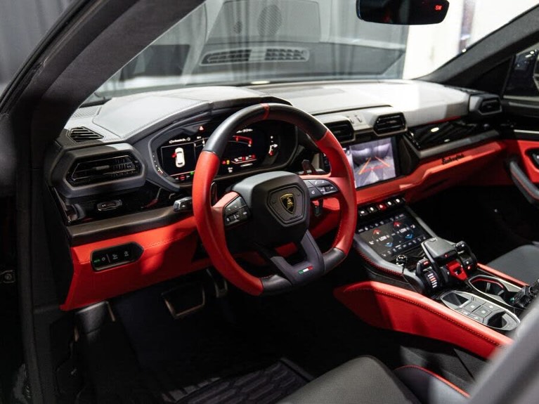 2025 Lamborghini Urus SE