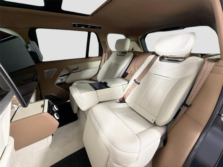 2023 Land Rover Range Rover P530 SV Long Wheelbase (LWB)