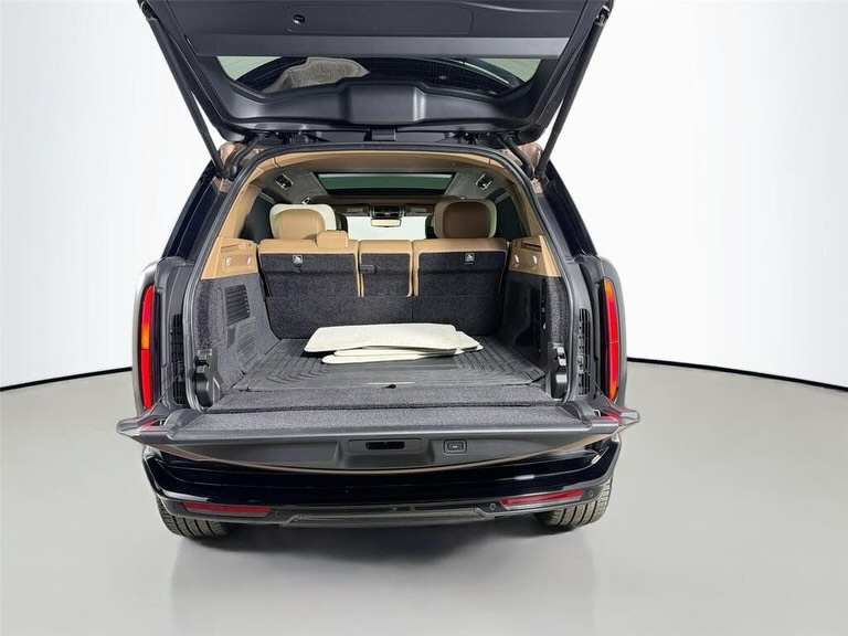 2023 Land Rover Range Rover P530 SV Long Wheelbase (LWB)
