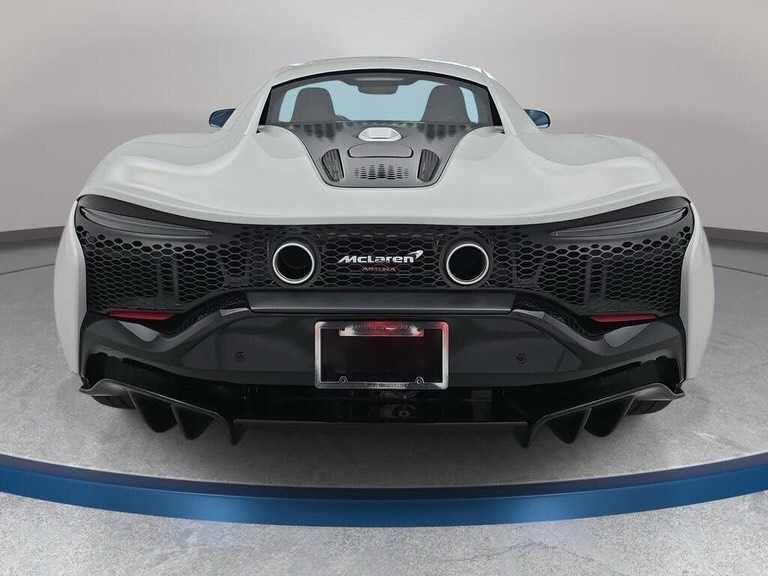 2023 McLaren Artura