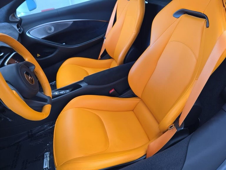 2023 McLaren Artura