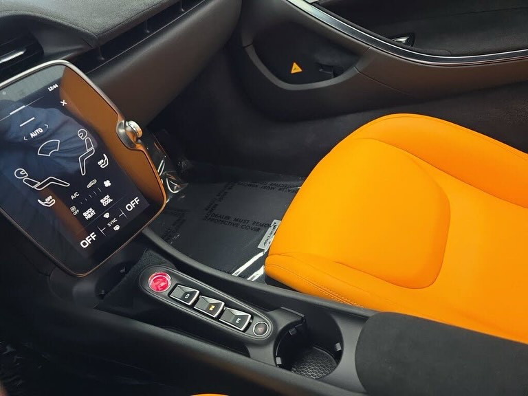 2023 McLaren Artura